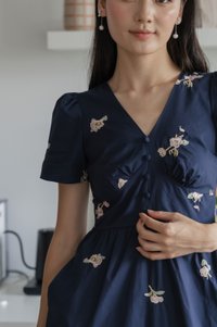 Fortuna Fleur Embroidery Midi Dress In Navy