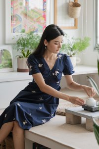 Fortuna Fleur Embroidery Midi Dress In Navy