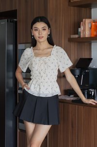 Fields Floral Prints Ruched Top In Cream