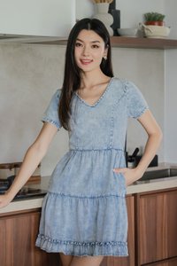 Glace Denim Tiered Ruffles Dress In Acid Wash