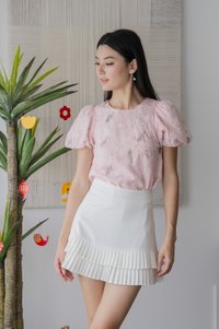 Finesse Floral Eyelet Top In Pink(M)