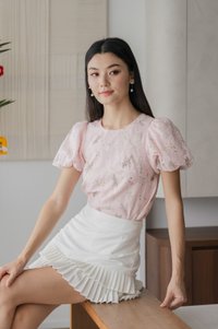 Finesse Floral Eyelet Top In Pink(M)