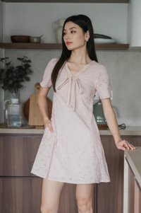 Memoir Eyelet Ribbon Dress In Dusty Pink
