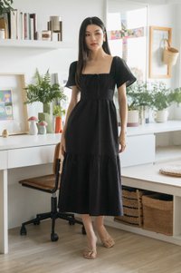 Peachy Textured Ribbon Midi Dress In Black