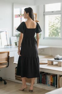 Peachy Textured Ribbon Midi Dress In Black