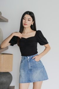 Quintin Ribbed Sweetheart Top In Black