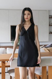Vespa Ruffles Ribbon Dress In Black