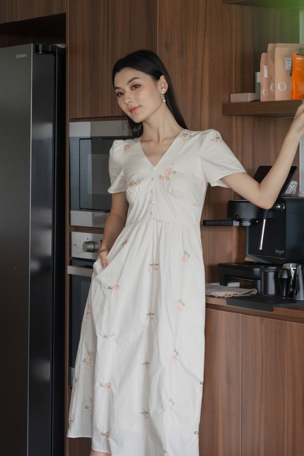 Fortuna Fleur Embroidery Midi Dress In Cream