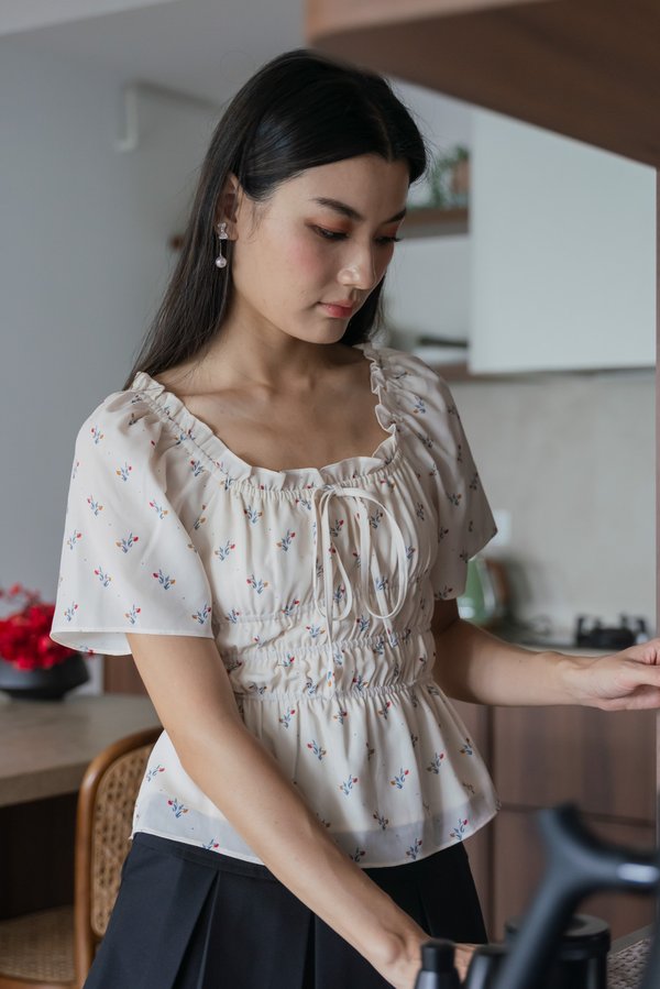 Fields Floral Prints Ruched Top In Cream