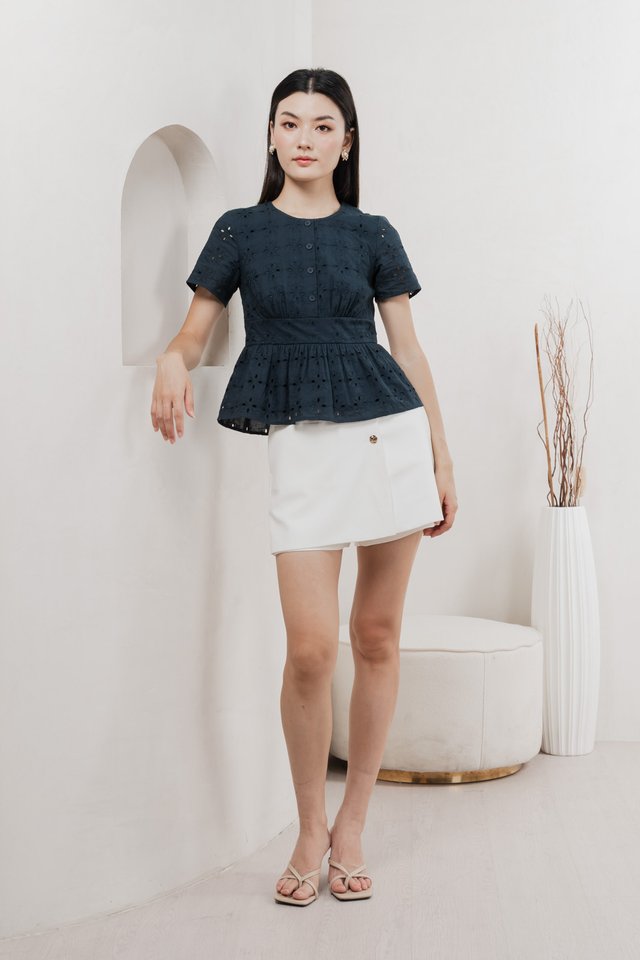 Best Eyelet Button Top In Emerald