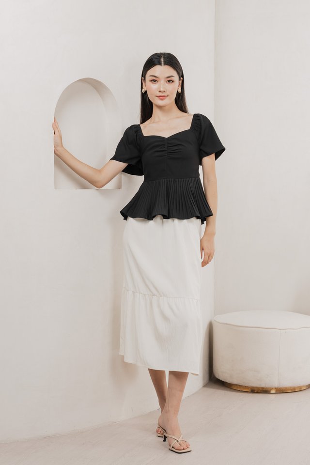Poise Sweetheart Pleated Top In Black