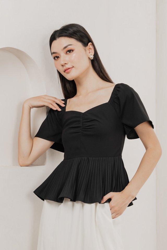 Poise Sweetheart Pleated Top In Black
