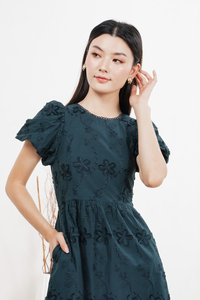 Mira Embroidery Midi Dress In Emerald