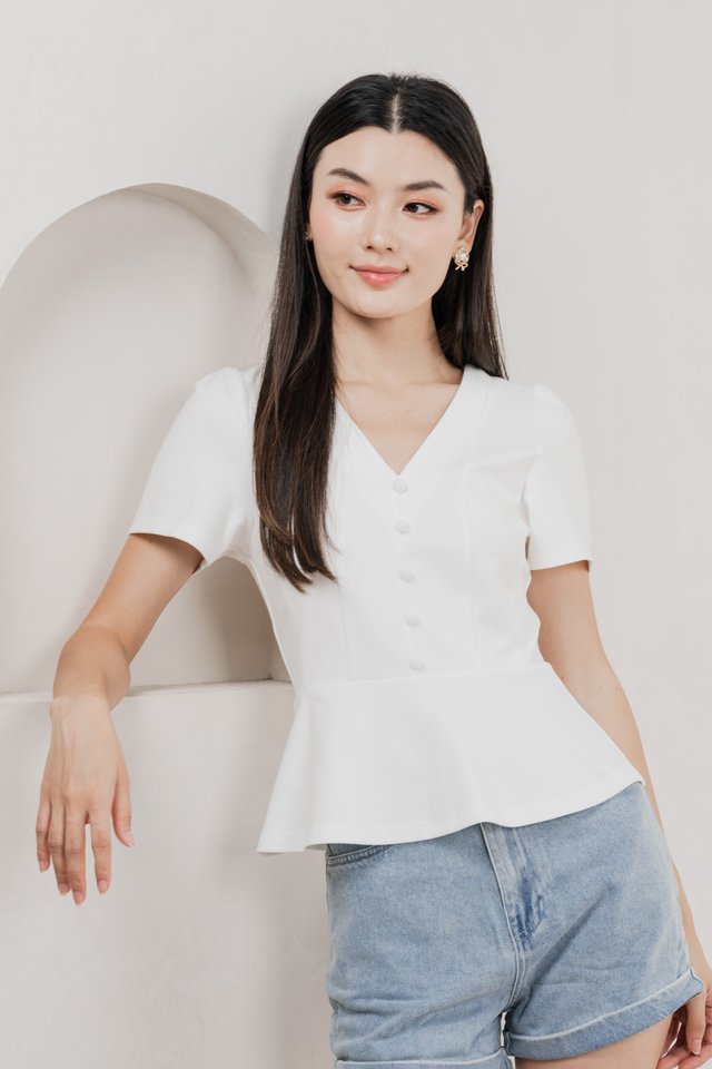 Lucien Buttons Cotton Top In White