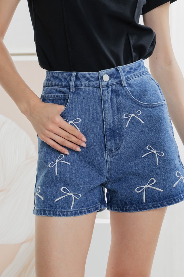 Ayumi Ribbon Denim Short In Dark Wash