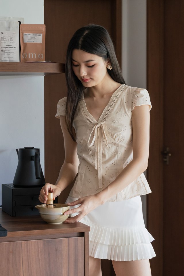 Mimi Eyelet Ribbon Top In Cream