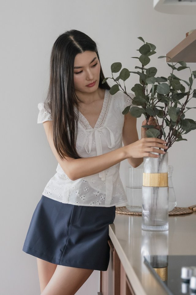 Mimi Eyelet Ribbon Top In White