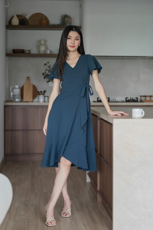 Rylan Faux Wrap Midi Dress In Emerald