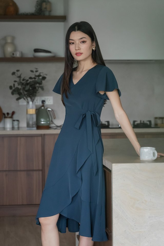 Rylan Faux Wrap Midi Dress In Emerald