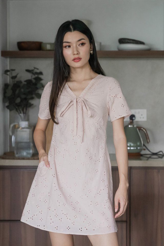 Memoir Eyelet Ribbon Dress In Dusty Pink
