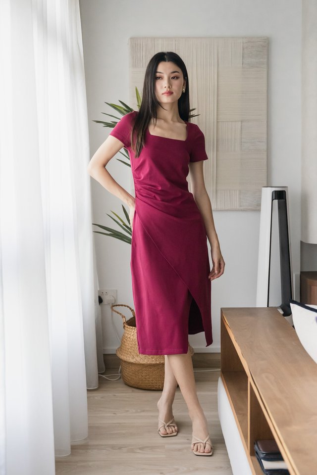 Oaklyn Side Ruched Overlap Midi Dress In Wine