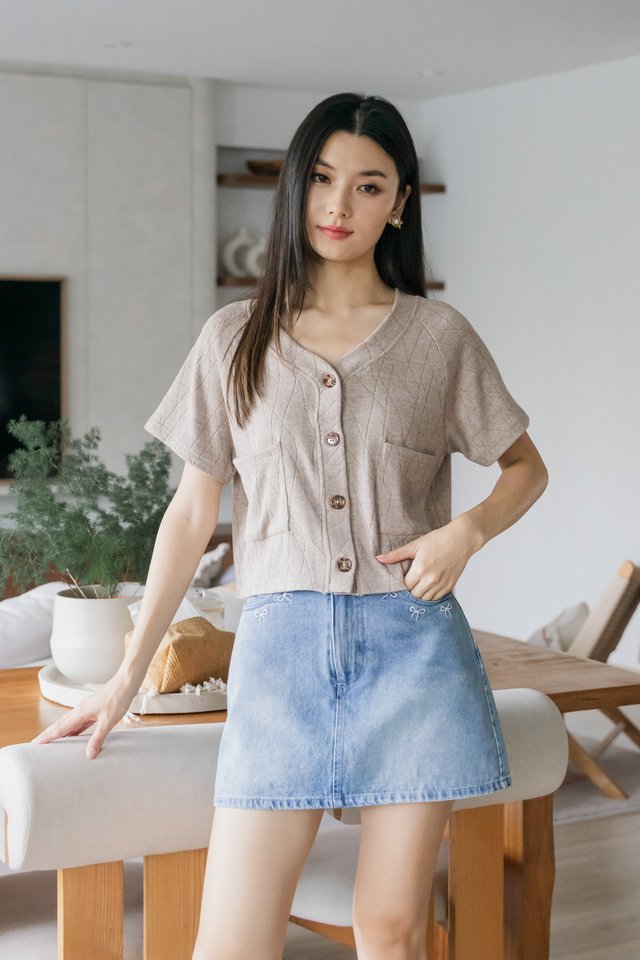 Madeline Buttons Pocket Knit Top In Khaki