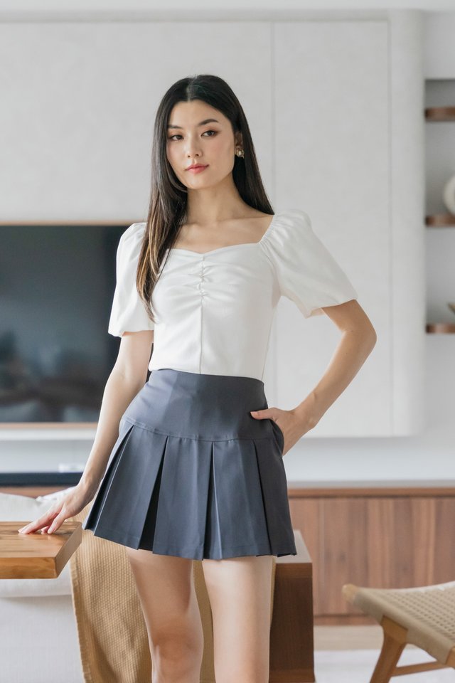 Quintin Ribbed Sweetheart Top In White