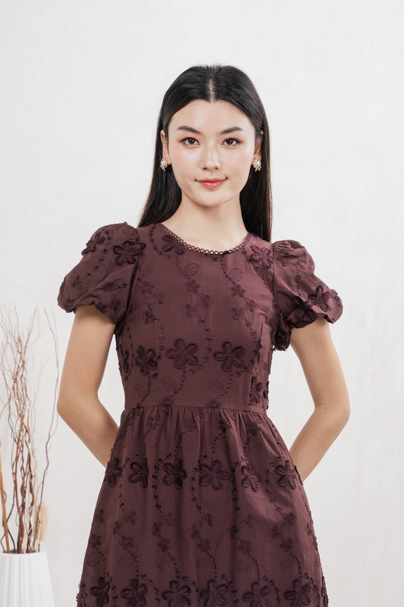 Mira Embroidery Midi Dress In Burgundy