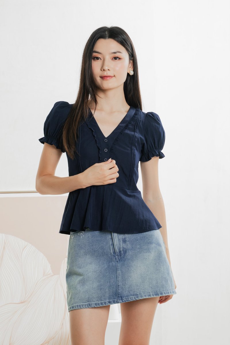 Quinn Cottagecore Top In Navy