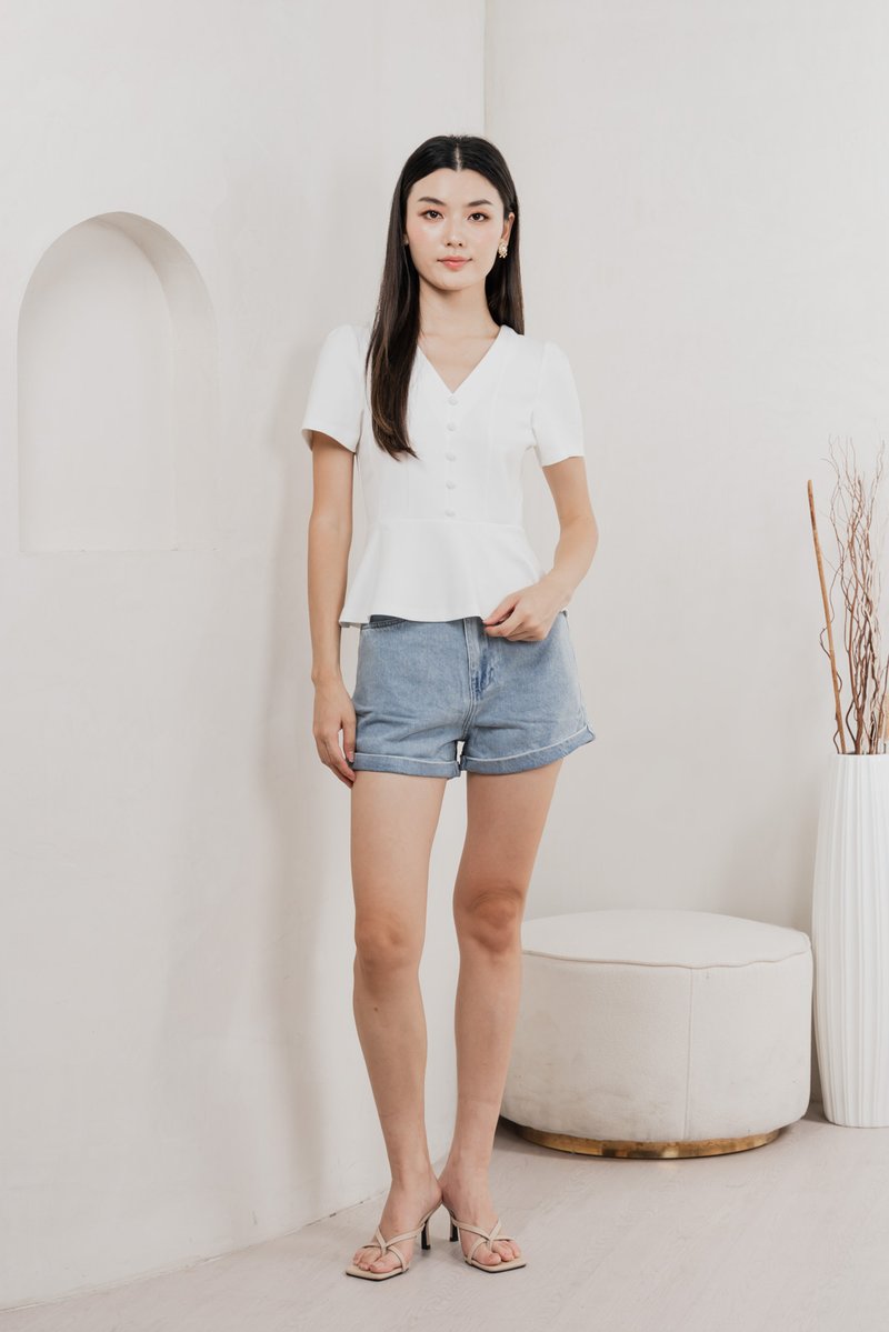 Lucien Buttons Cotton Top In White