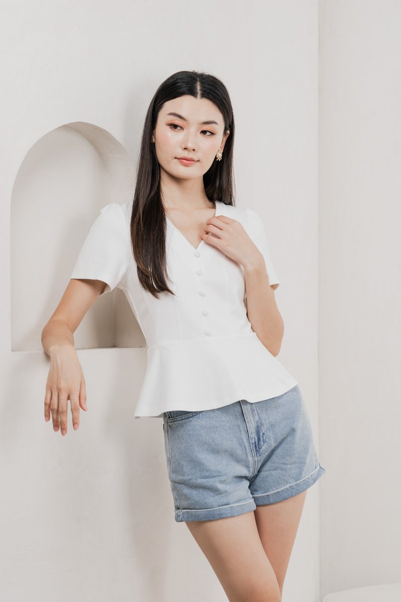 Lucien Buttons Cotton Top In White