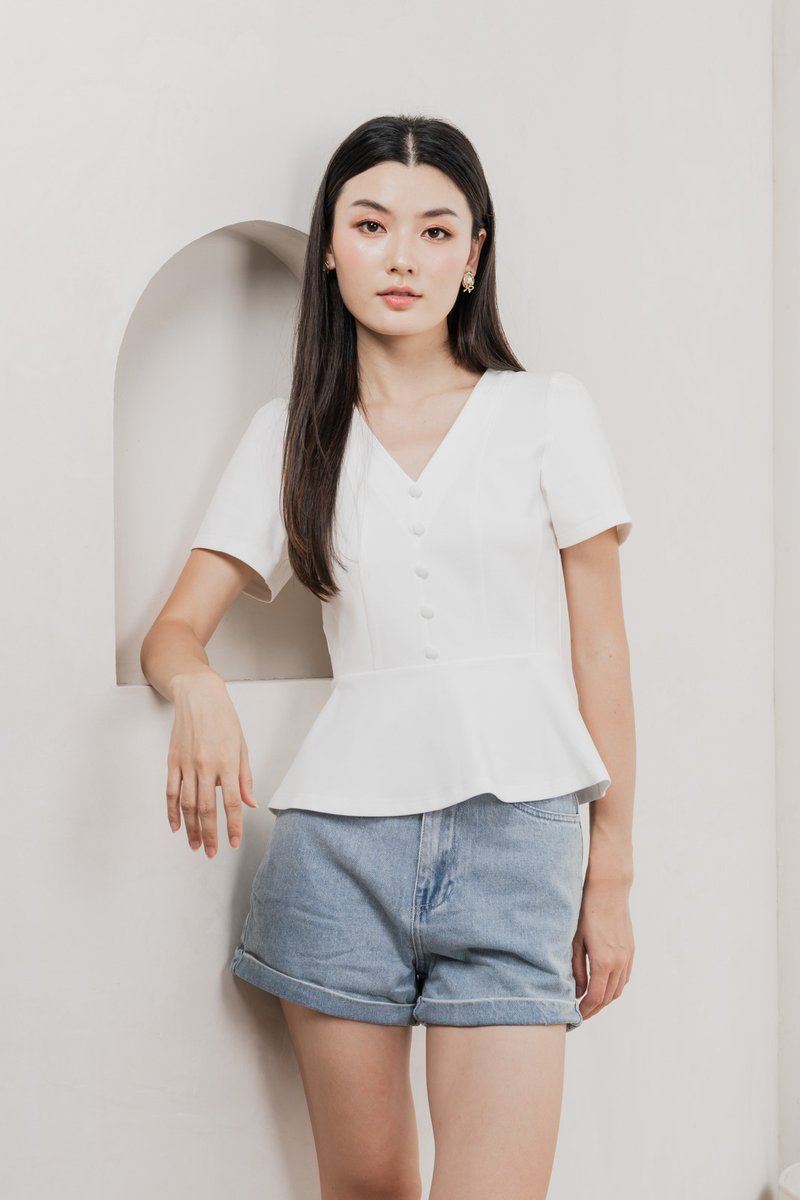 Lucien Buttons Cotton Top In White