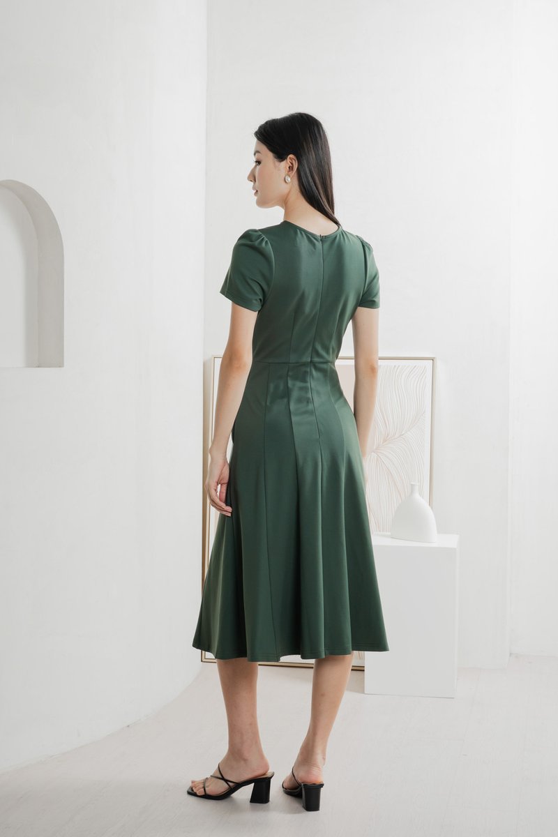 Bertie Buttons Empire Midi Dress In Forest