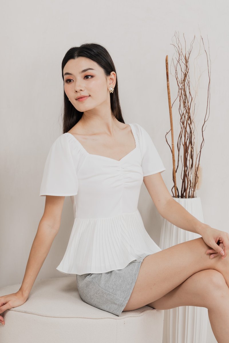 Poise Sweetheart Pleated Top In White