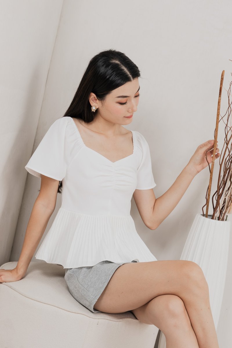 Poise Sweetheart Pleated Top In White
