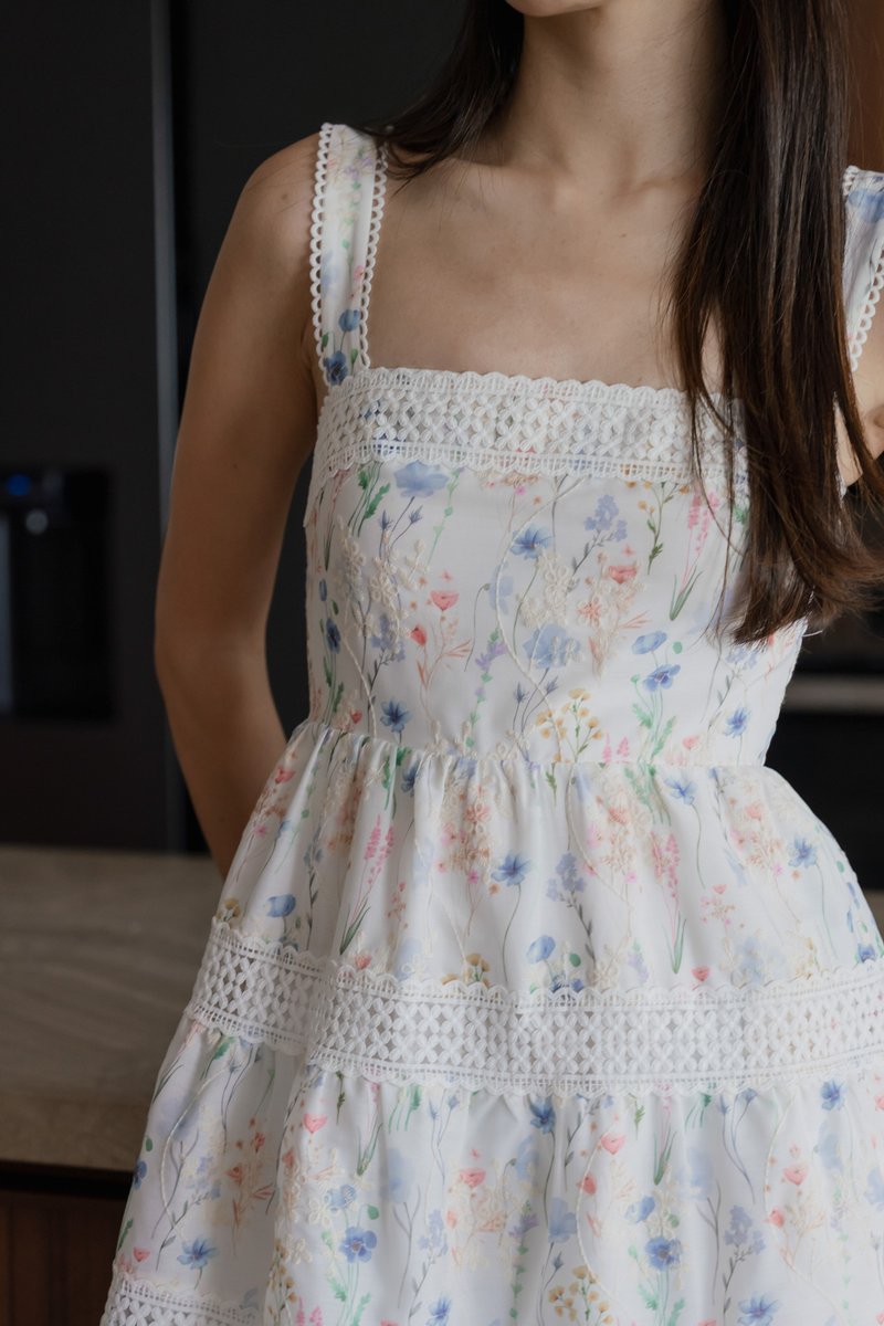 Symphony Floral Lace Tiered Dress (XS)