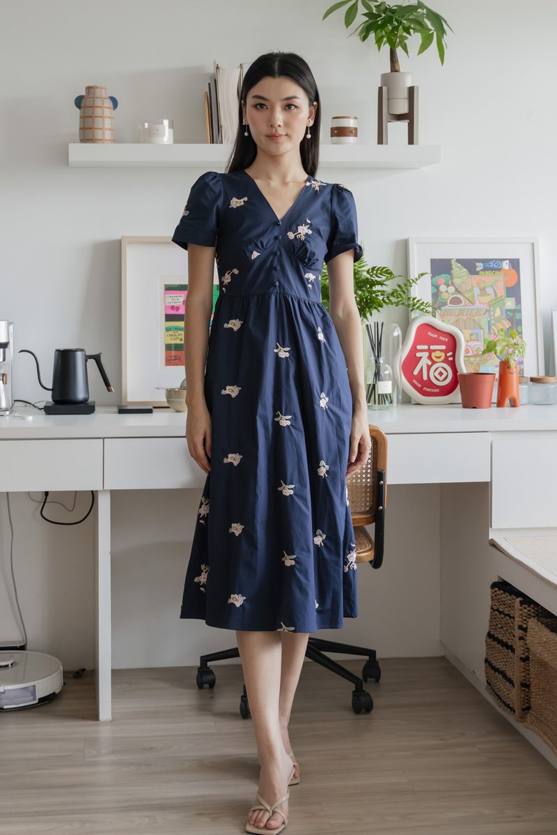 Fortuna Fleur Embroidery Midi Dress In Navy