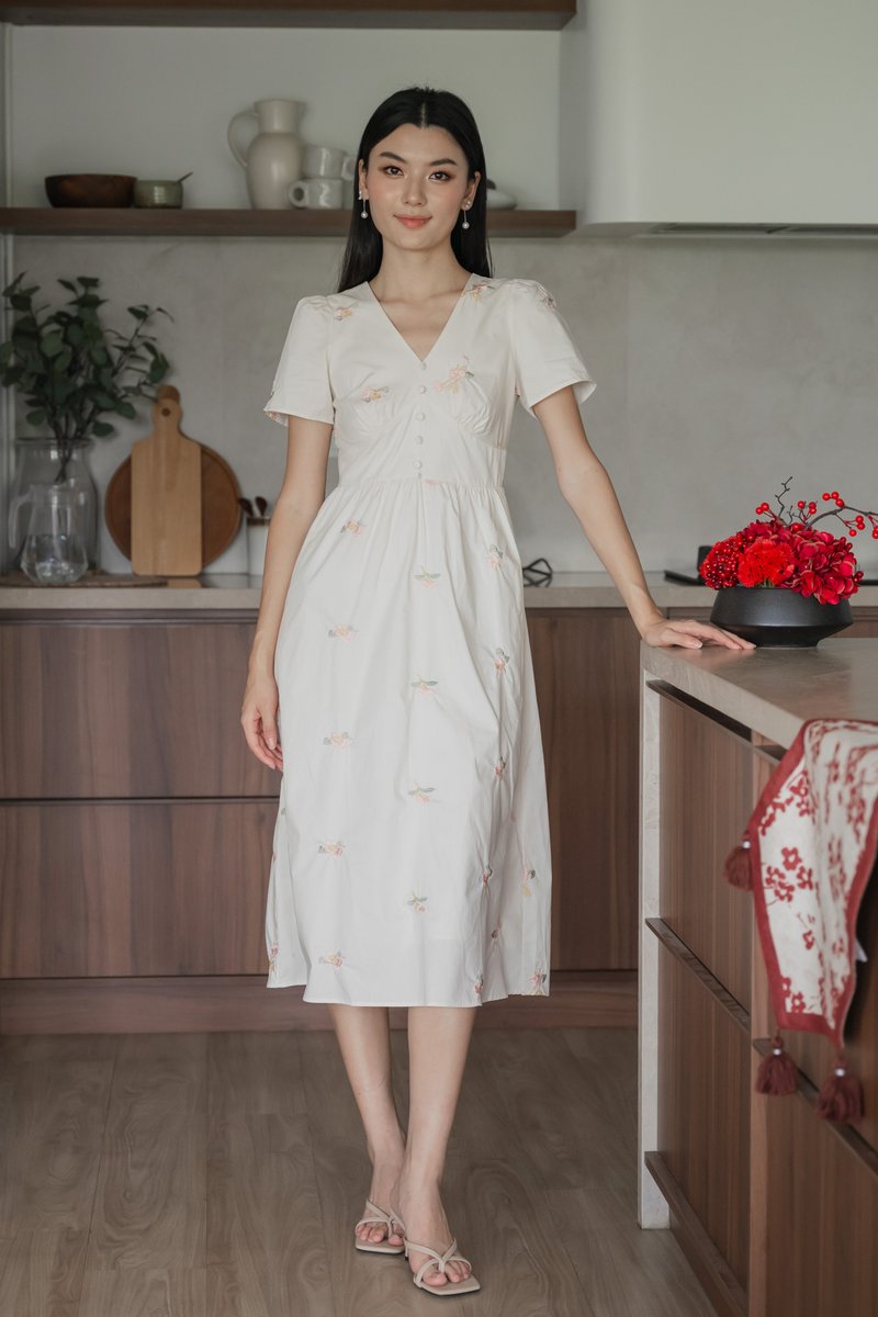 Fortuna Fleur Embroidery Midi Dress In Cream