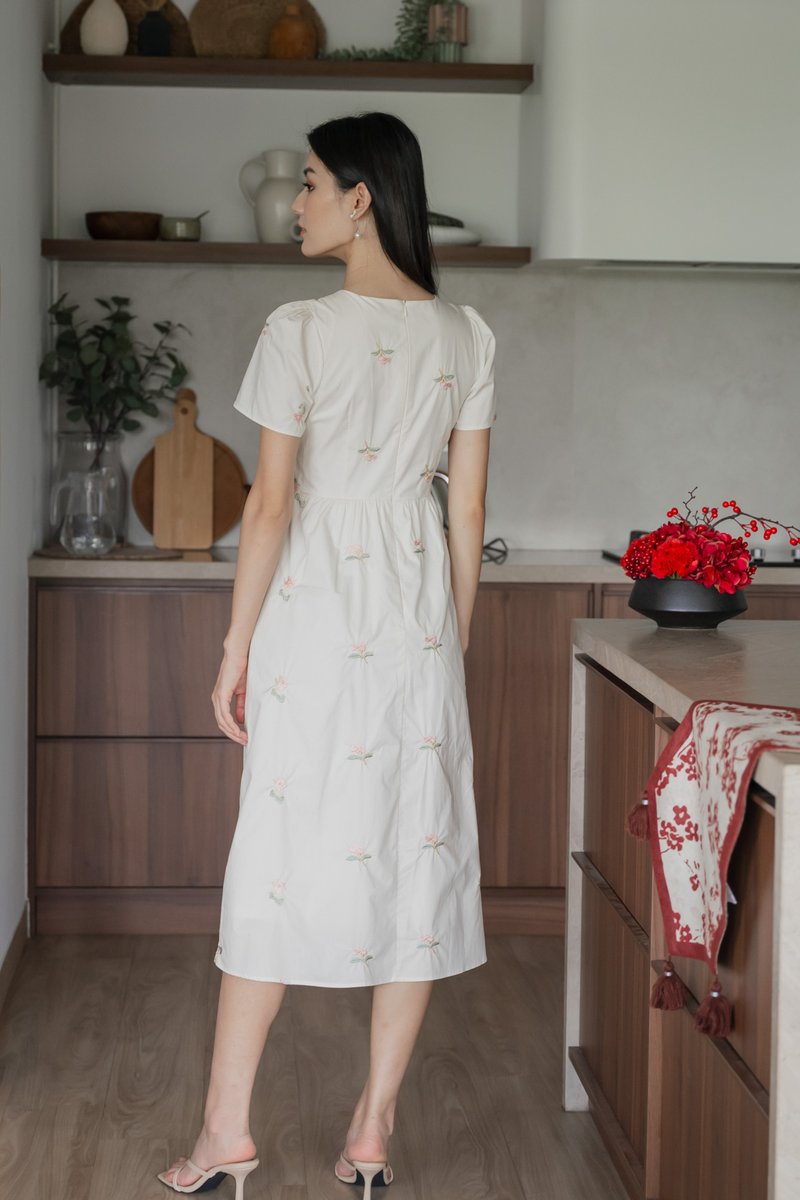 Fortuna Fleur Embroidery Midi Dress In Cream