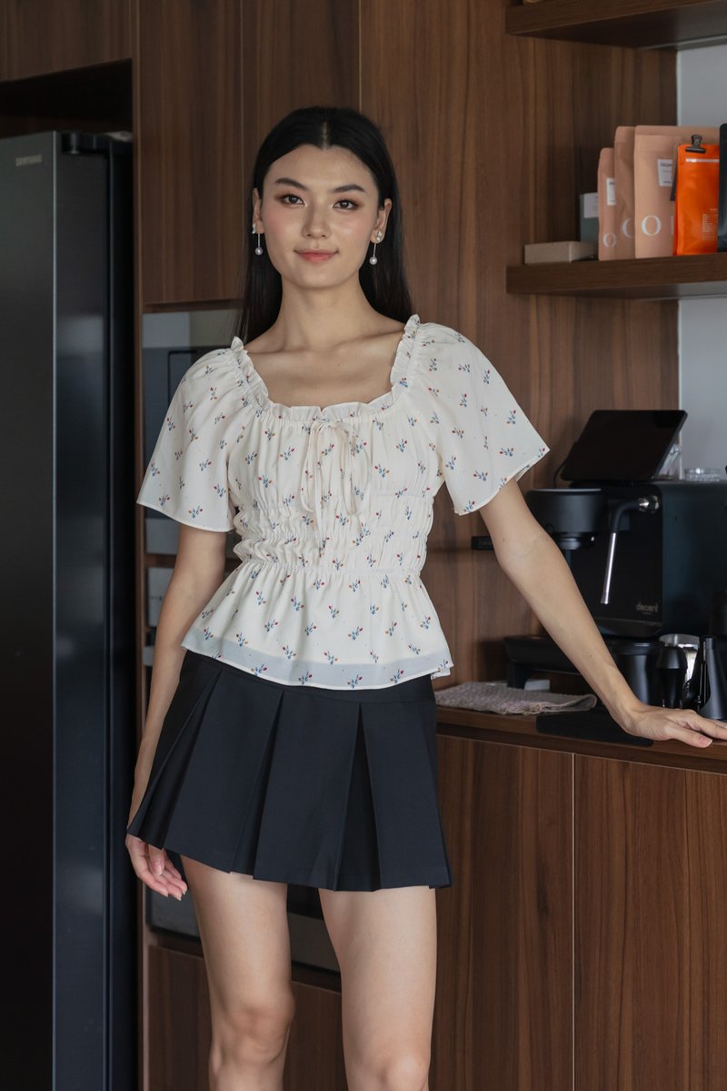 Fields Floral Prints Ruched Top In Cream