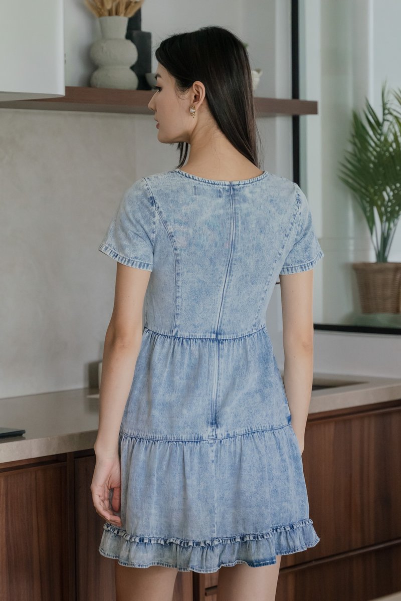 Glace Denim Tiered Ruffles Dress In Acid Wash