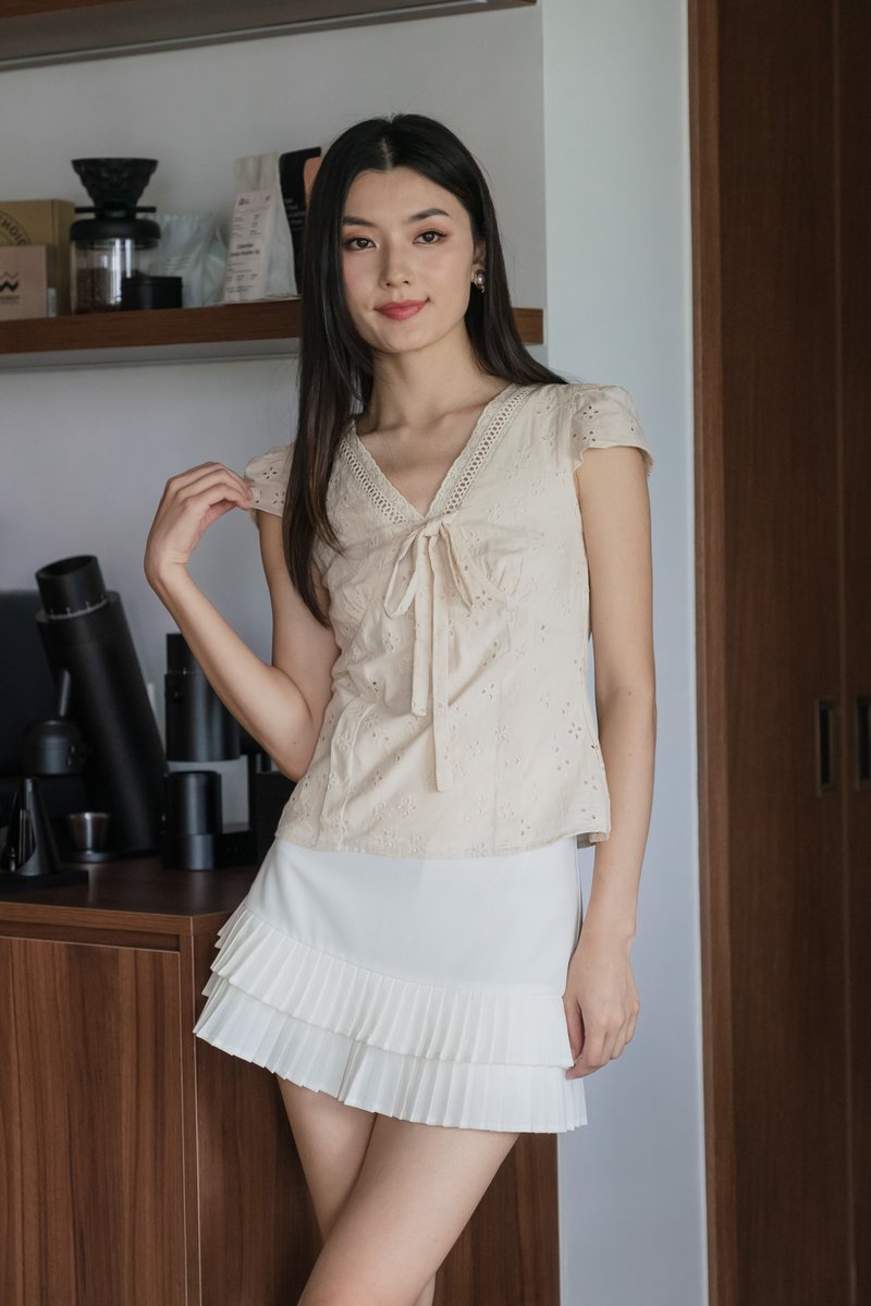 Mimi Eyelet Ribbon Top In Cream