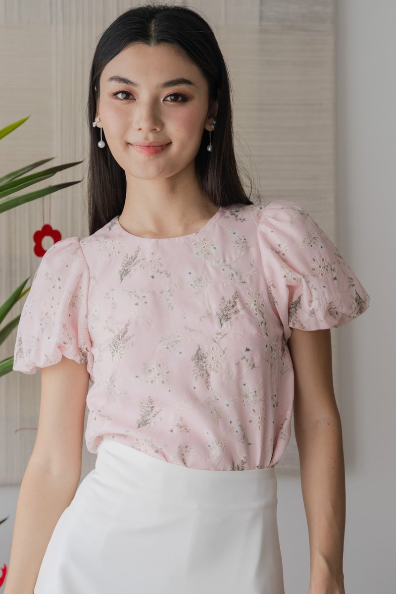 Finesse Floral Eyelet Top In Pink(M)