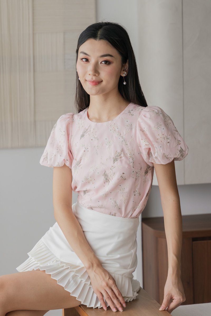 Finesse Floral Eyelet Top In Pink(M)