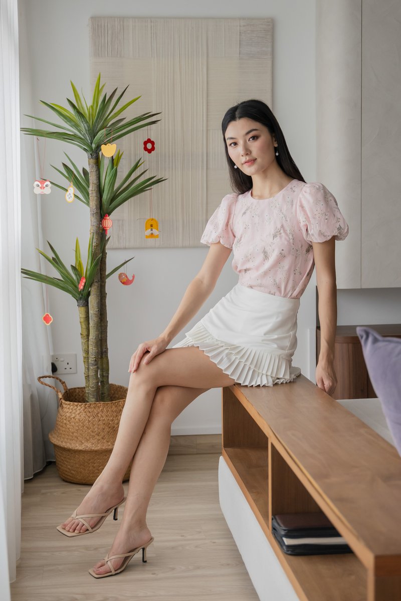 Finesse Floral Eyelet Top In Pink(M)