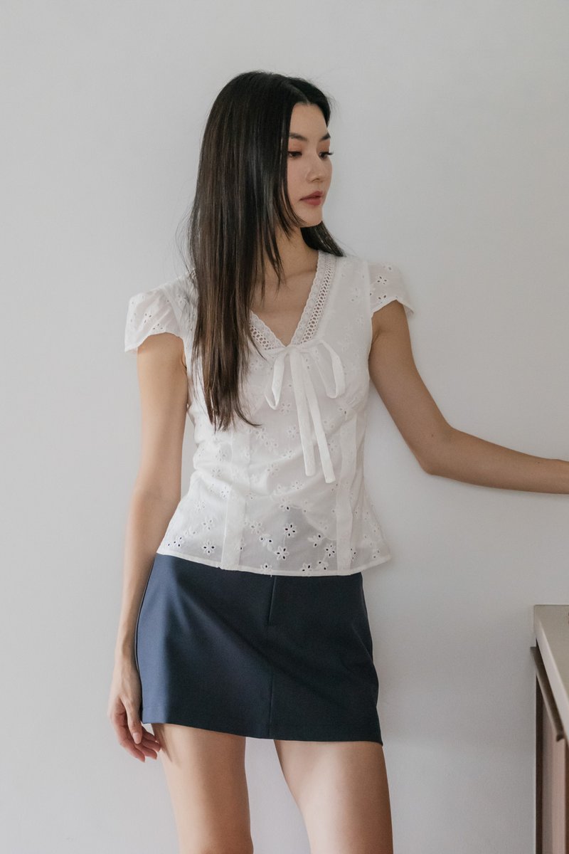 Mimi Eyelet Ribbon Top In White