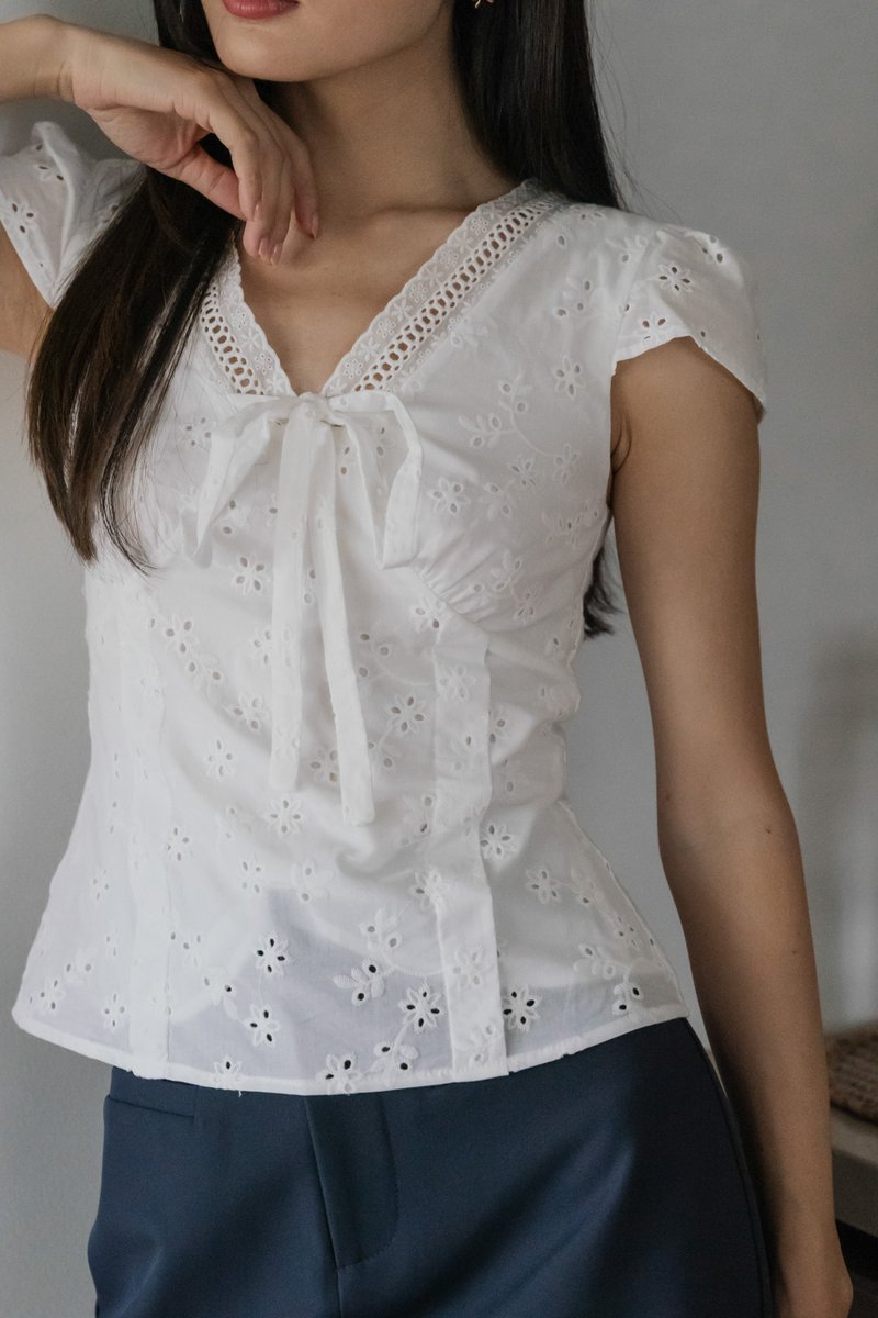 Mimi Eyelet Ribbon Top In White