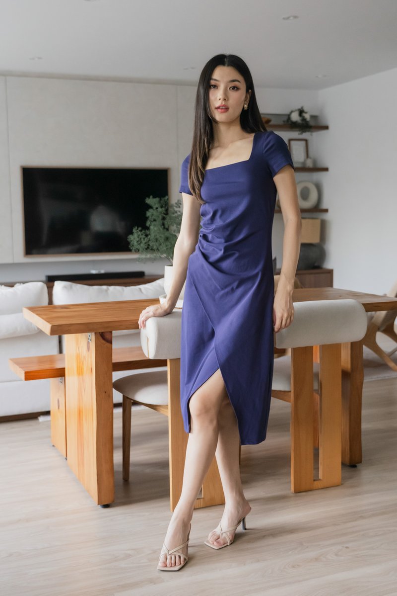 Oaklyn Side Ruched Overlap Midi Dress In Navy