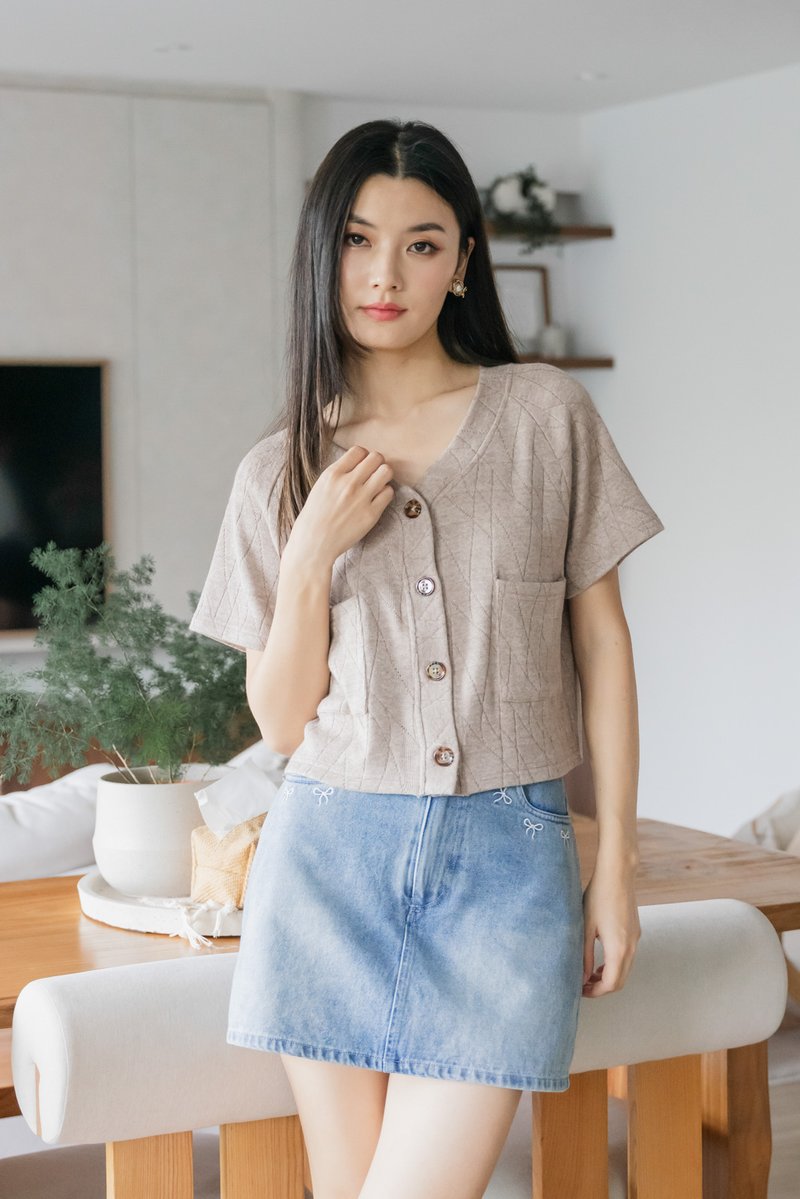 Madeline Buttons Pocket Knit Top In Khaki
