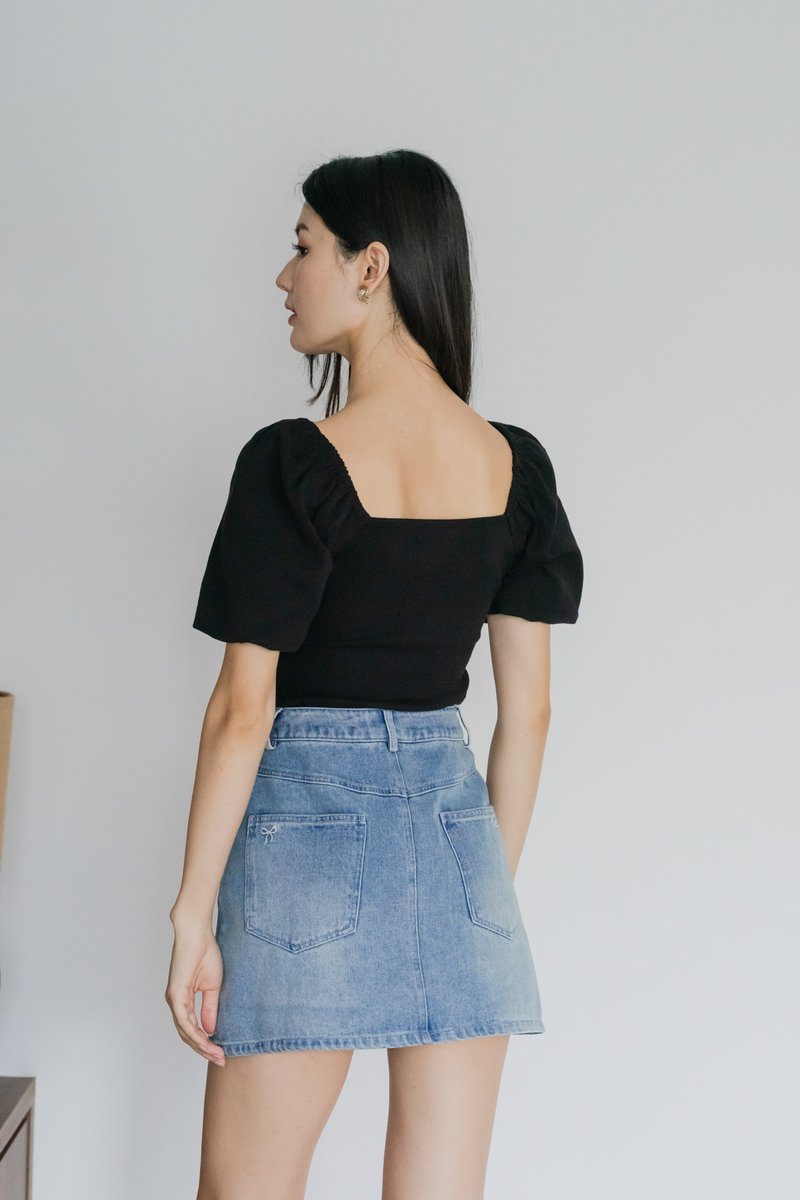 Quintin Ribbed Sweetheart Top In Black